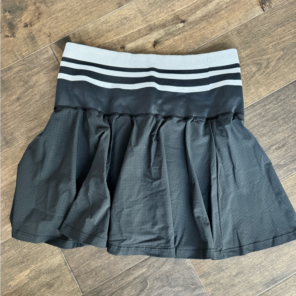 Black/Gray Stripe Wilson Midtown Tennis Skirt Sz M